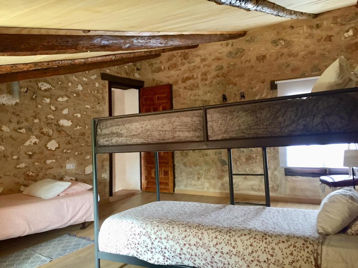 Hostal Mas de León Cortes de Arenoso Exterior foto